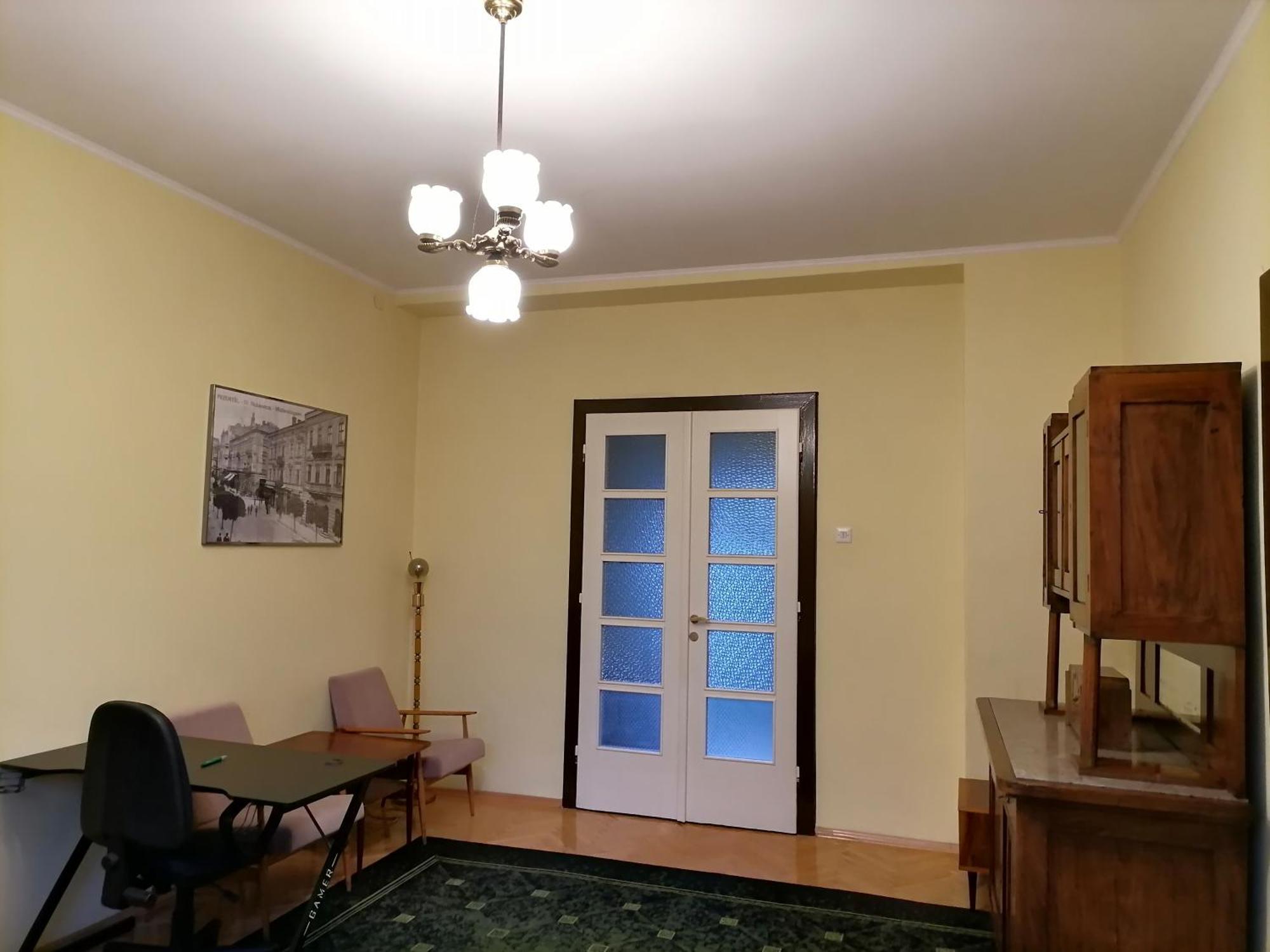 Center Apartment *