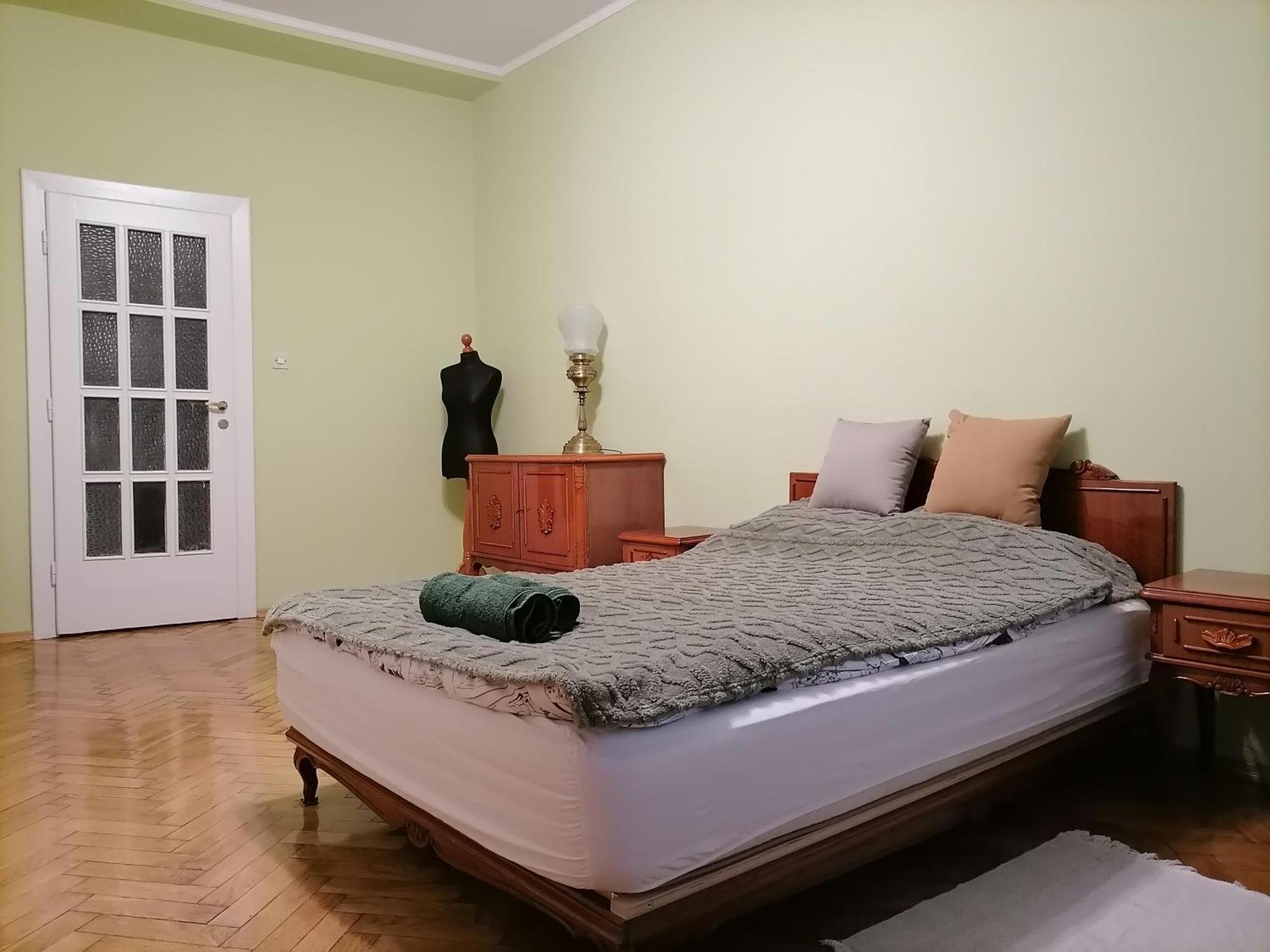 Center Apartment *